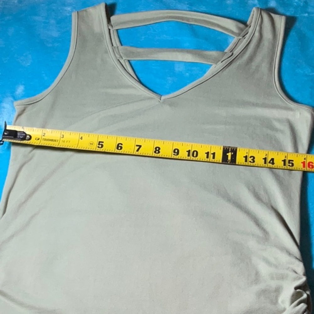 Green Tank Top. - Picture 6 of 9